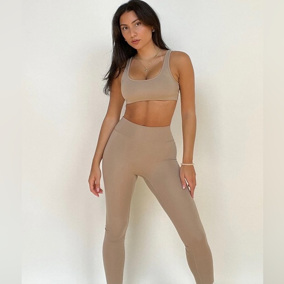 437 Pants - NWT 437 The Essentials Legging